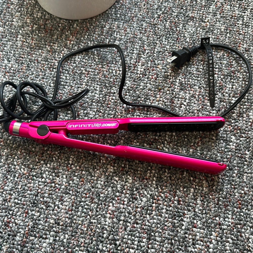 Infiniti pro Conair hair straightener